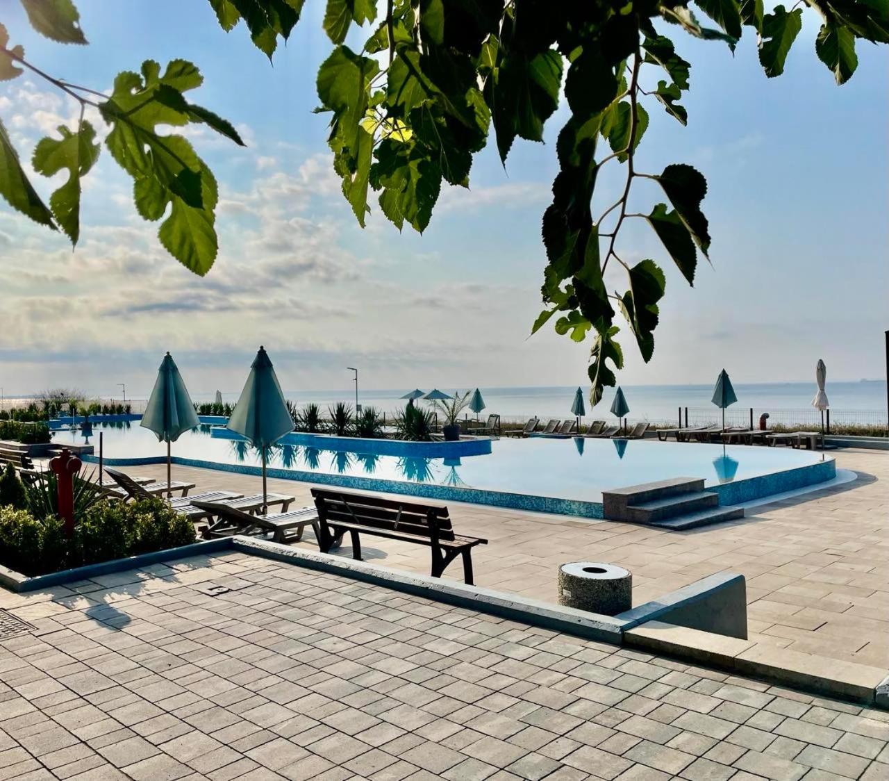 Majestic Villas Pomorie Park Sarafovo Exterior photo